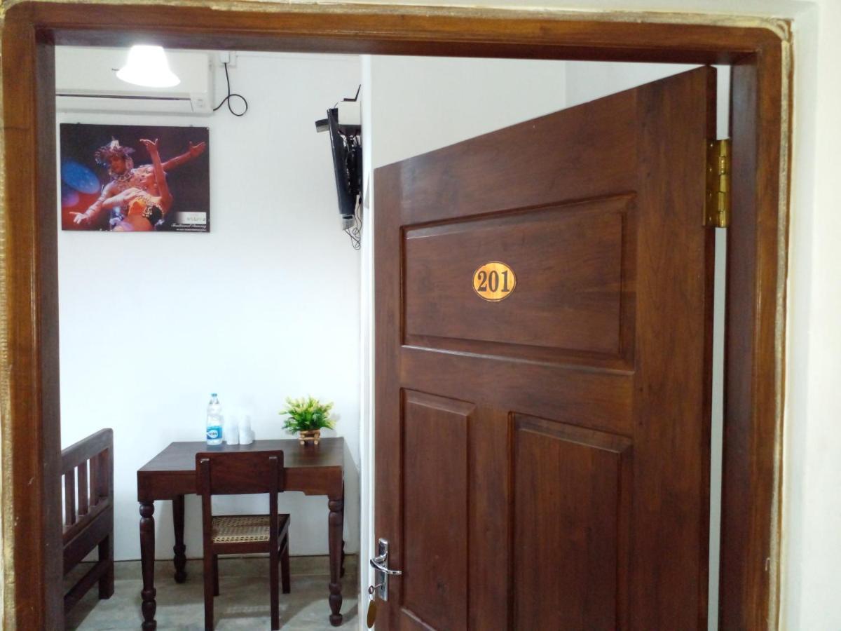 קנדי Muduna Walawwa Resort מראה חיצוני תמונה